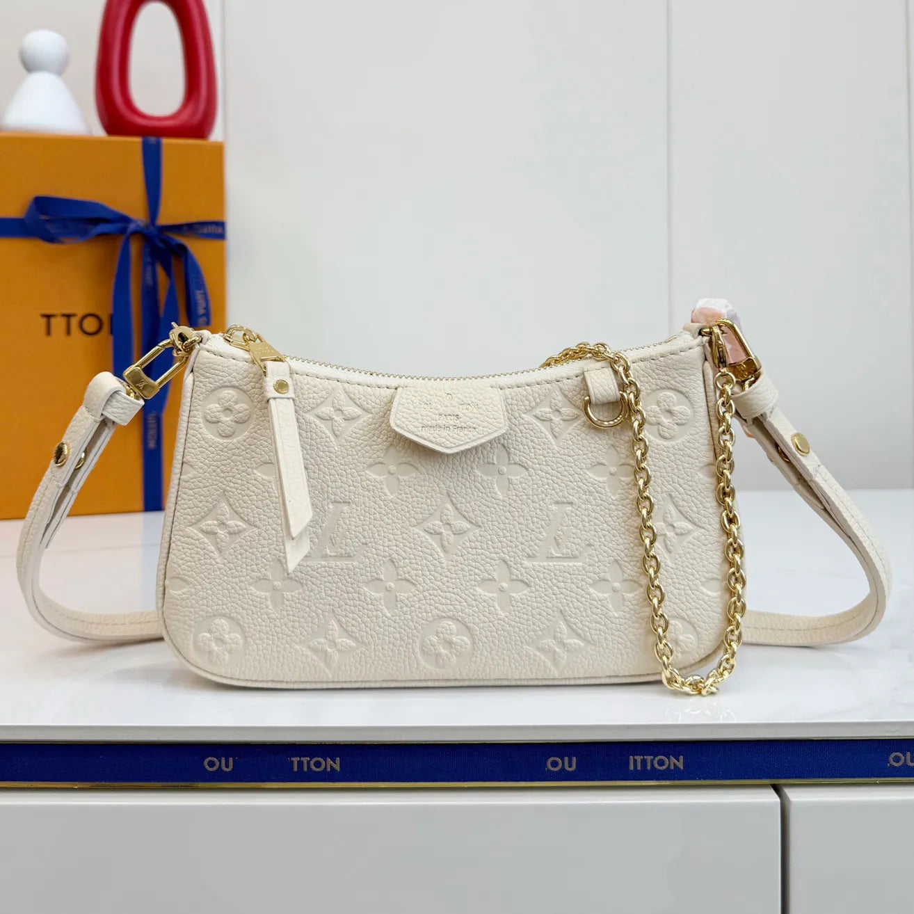 Verona Chain Shoulder Bag (White)