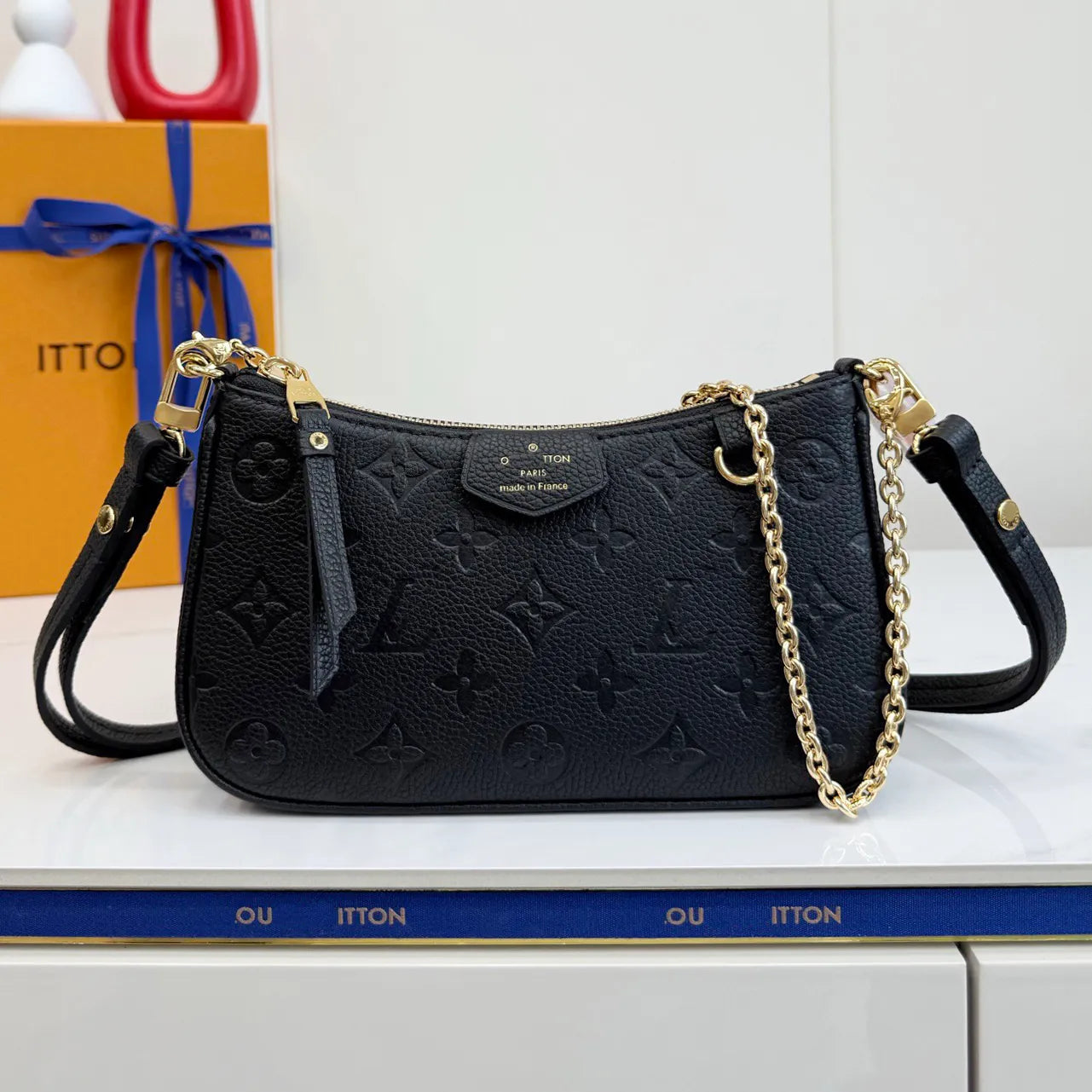 Verona Chain Shoulder Bag (Black)